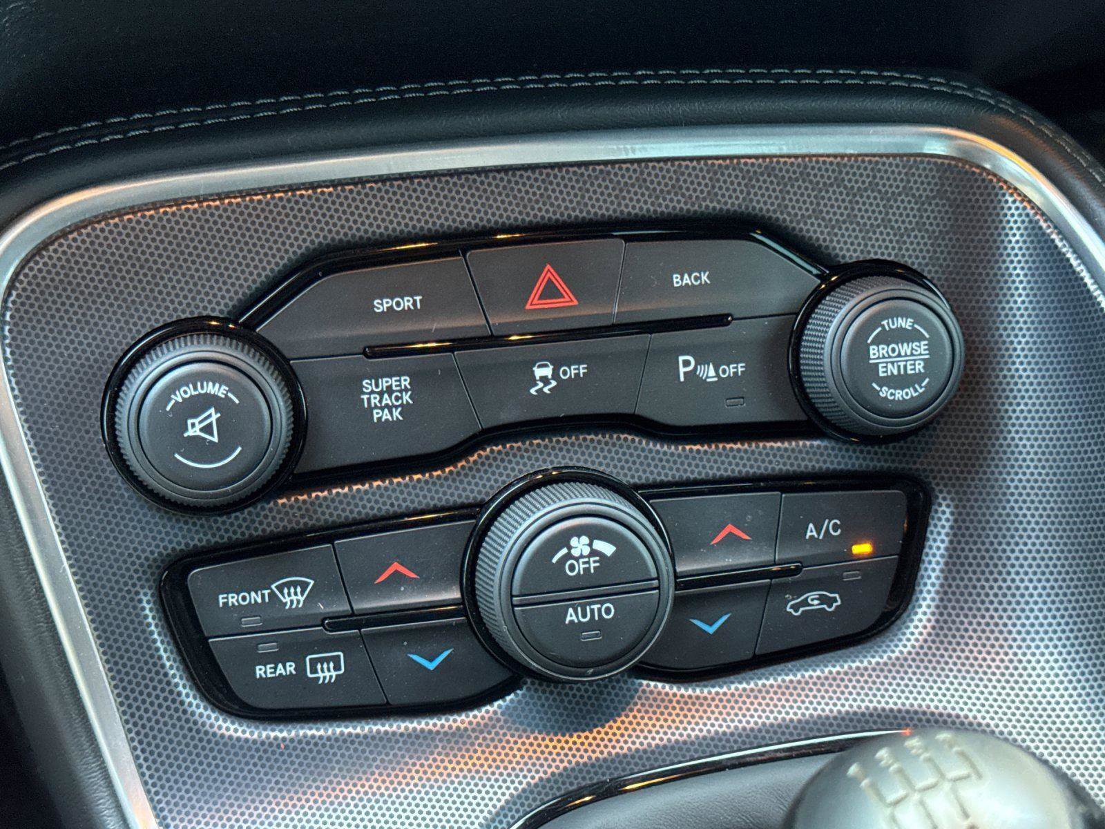 Used 2016 Dodge Challenger R/T Scat Pack RWD image 17