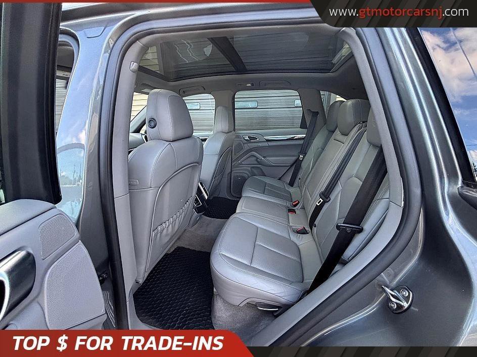 Used 2014 Porsche Cayenne Diesel Platinum Edition AWD/4WD image 15