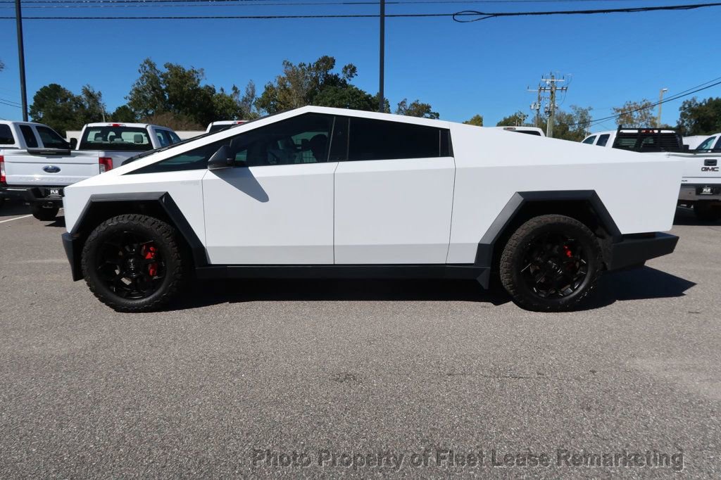Used 2024 Tesla Cybertruck AWD Crew Cab image 2