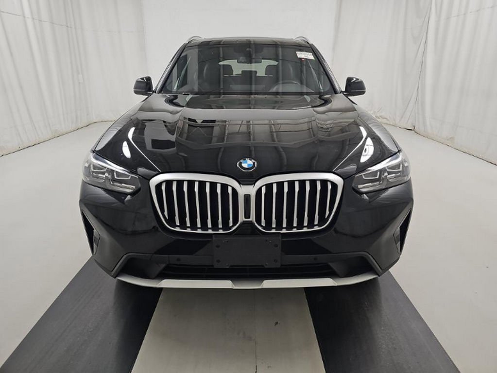Used 2023 BMW X3 xDrive30i w/ Premium Package image 2