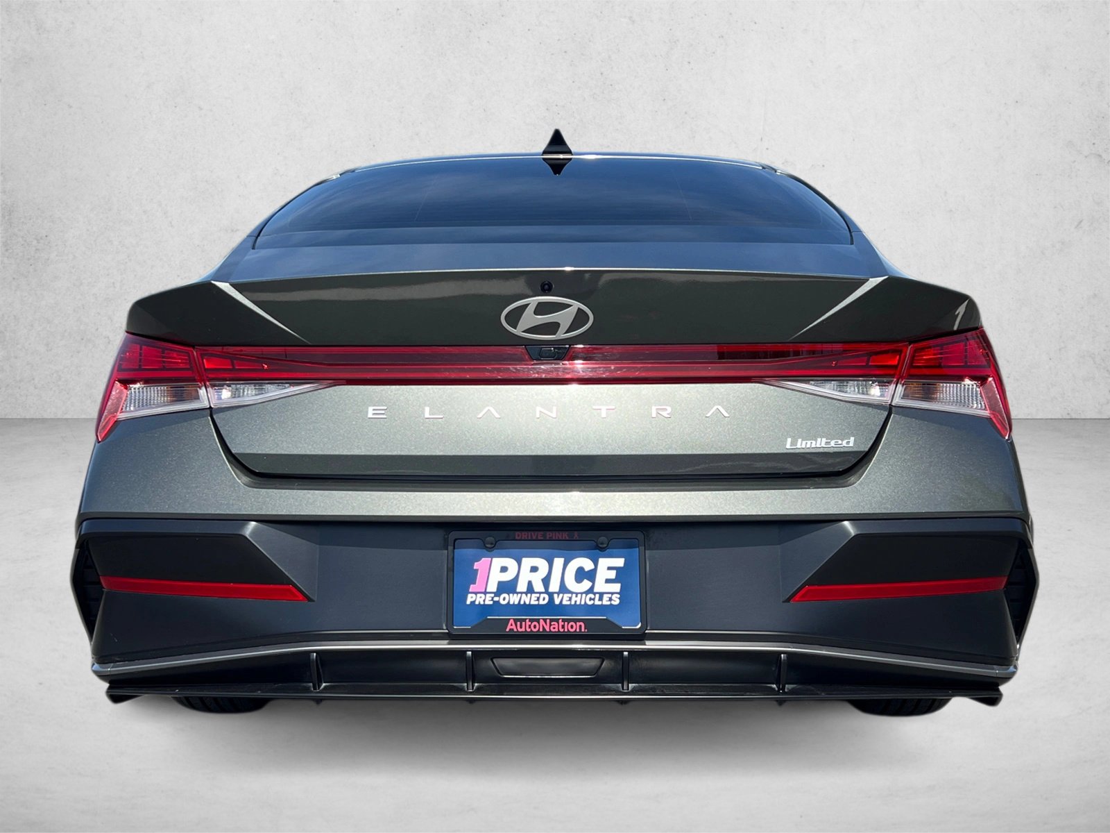 Used 2025 Hyundai Elantra Limited FWD image 6