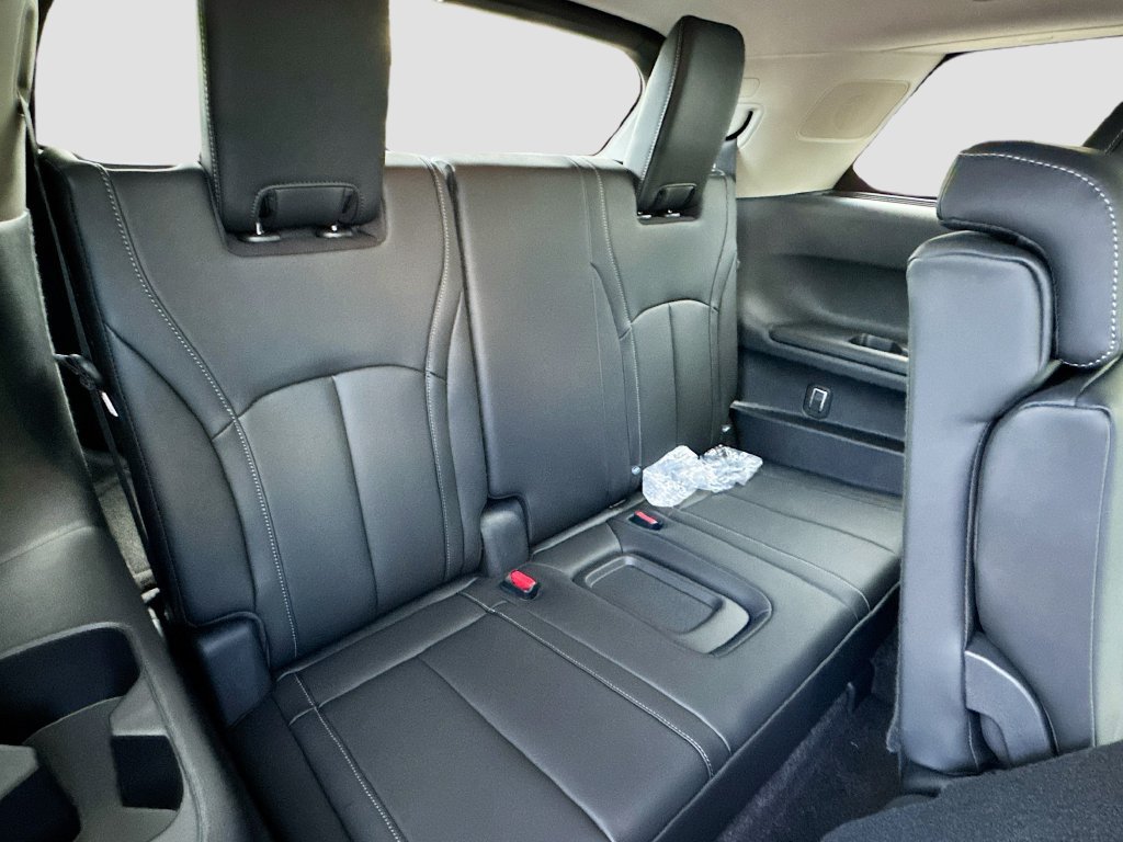 Used 2027 INFINITI QX60 Luxe w/ Cargo Package FWD image 30