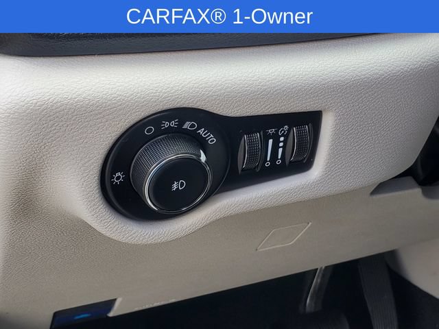 Used 2023 Chrysler Pacifica Touring-L FWD image 12
