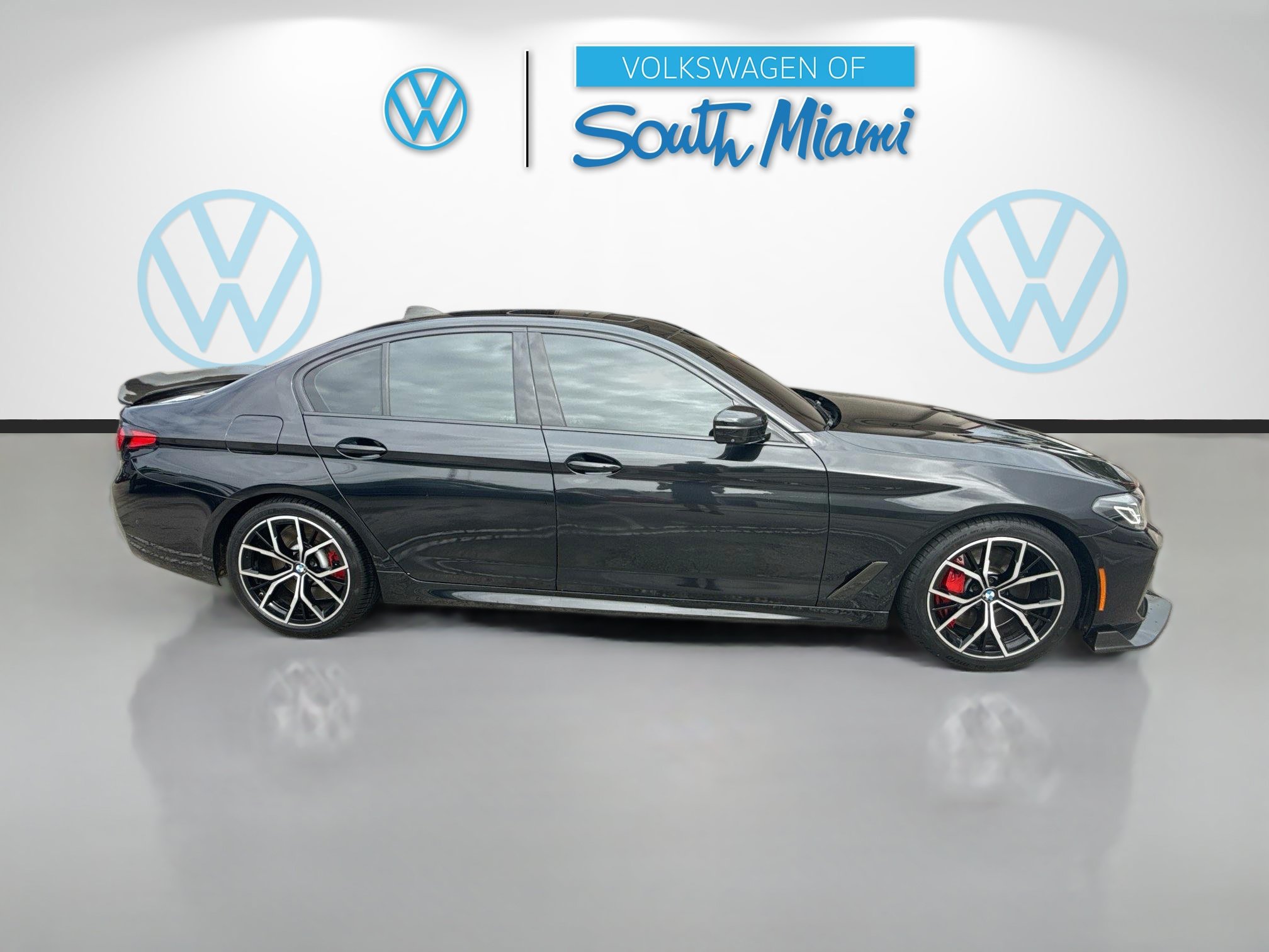 Used 2022 BMW M550i xDrive w/ Premium Package AWD/4WD image 8