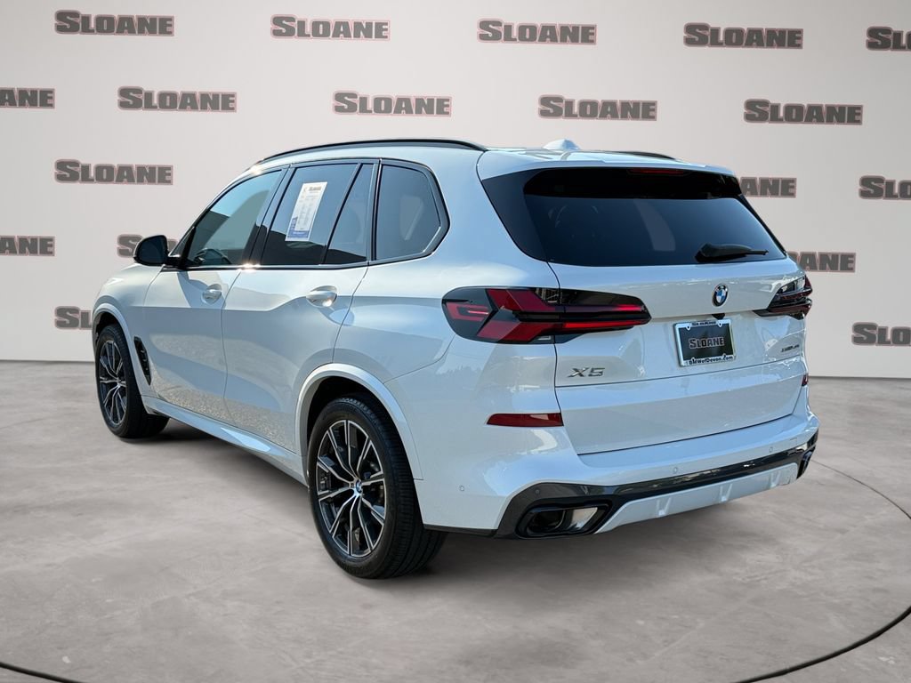 Used 2025 BMW X5 xDrive40i w/ M Sport Package AWD/4WD image 3