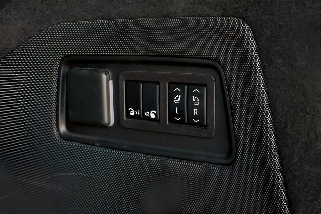 Used 2023 Cadillac Escalade ESV V AWD/4WD image 71