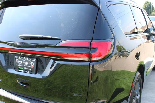 Used 2023 Chrysler Pacifica Touring-L w/ S Appearance Package AWD/4WD image 32