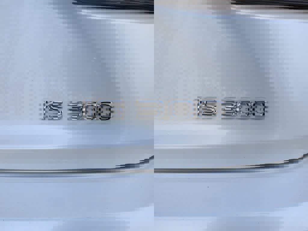 Used 2019 Lexus IS 300 image 7