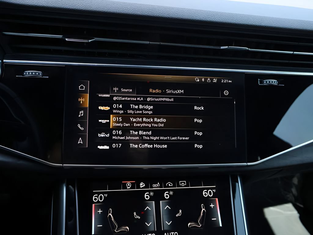 Used 2020 Audi Q8 Premium Plus w/ Premium Plus Package AWD/4WD image 25