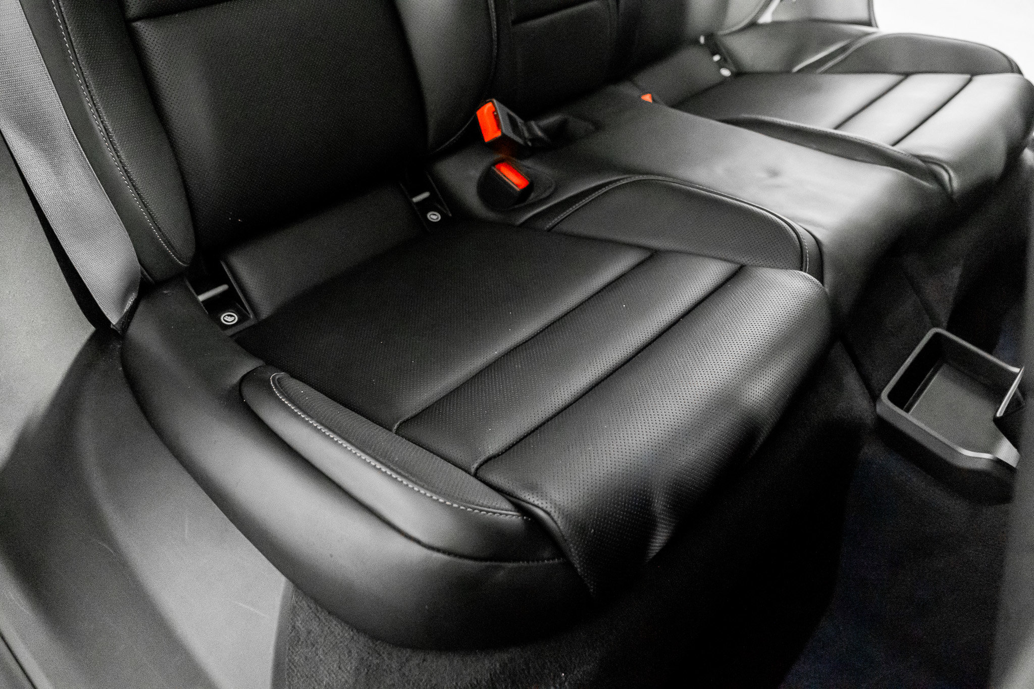 Used 2025 Porsche Taycan Turbo w/ Premium Package image 25