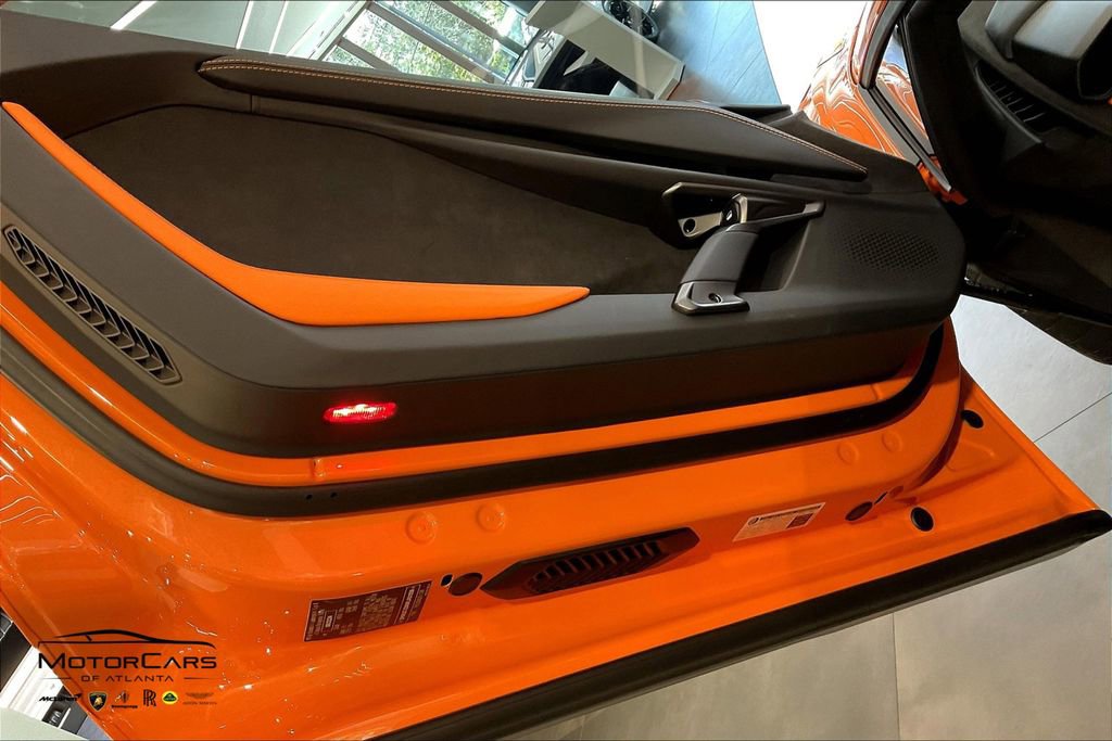 Used 2024 Lamborghini Revuelto image 18