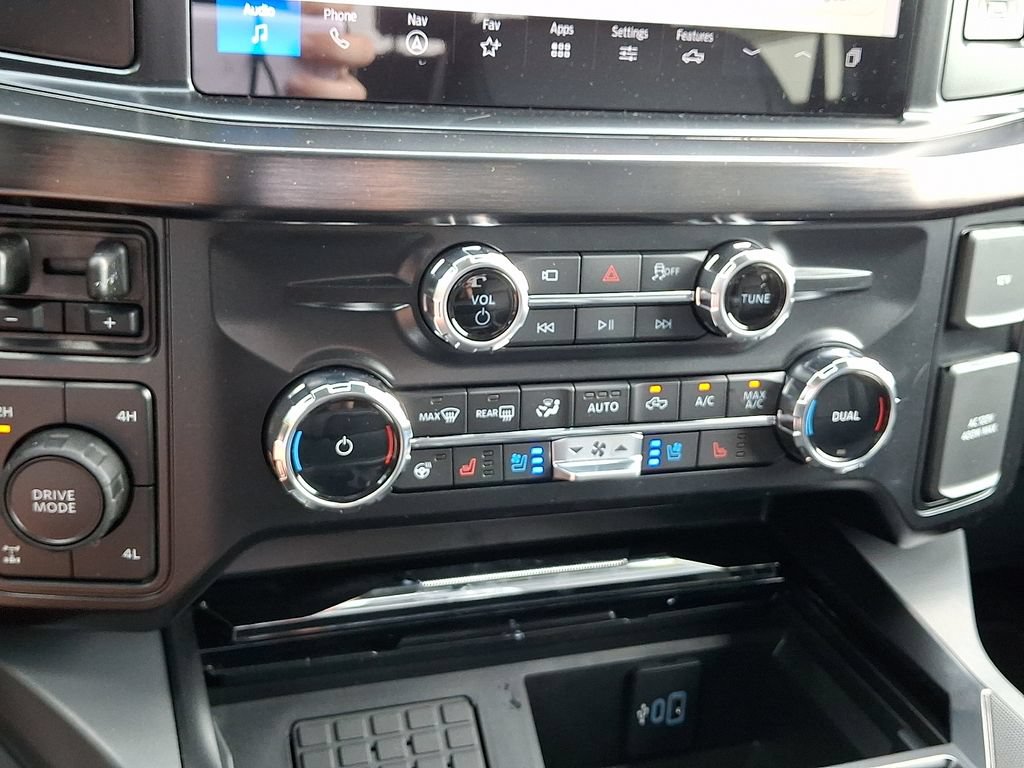 New 2026 Ford F250 Lariat w/ Black Appearance Package AWD/4WD image 11