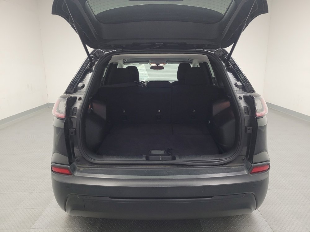 Used 2019 Jeep Cherokee Latitude w/ Popular Appearance Group image 29