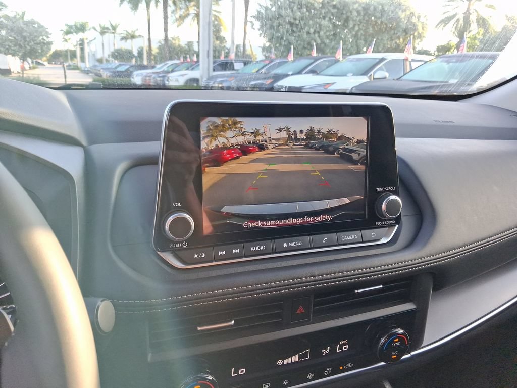Used 2026 Nissan Rogue SV FWD image 28