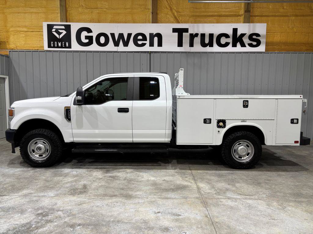 Used 2022 Ford F250 XL w/ Power Equipment Group AWD/4WD image 2