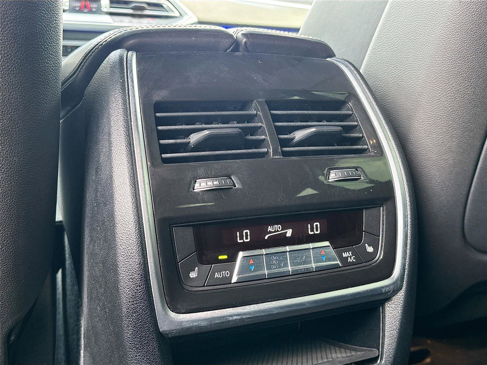 Used 2023 BMW X6 xDrive40i image 28