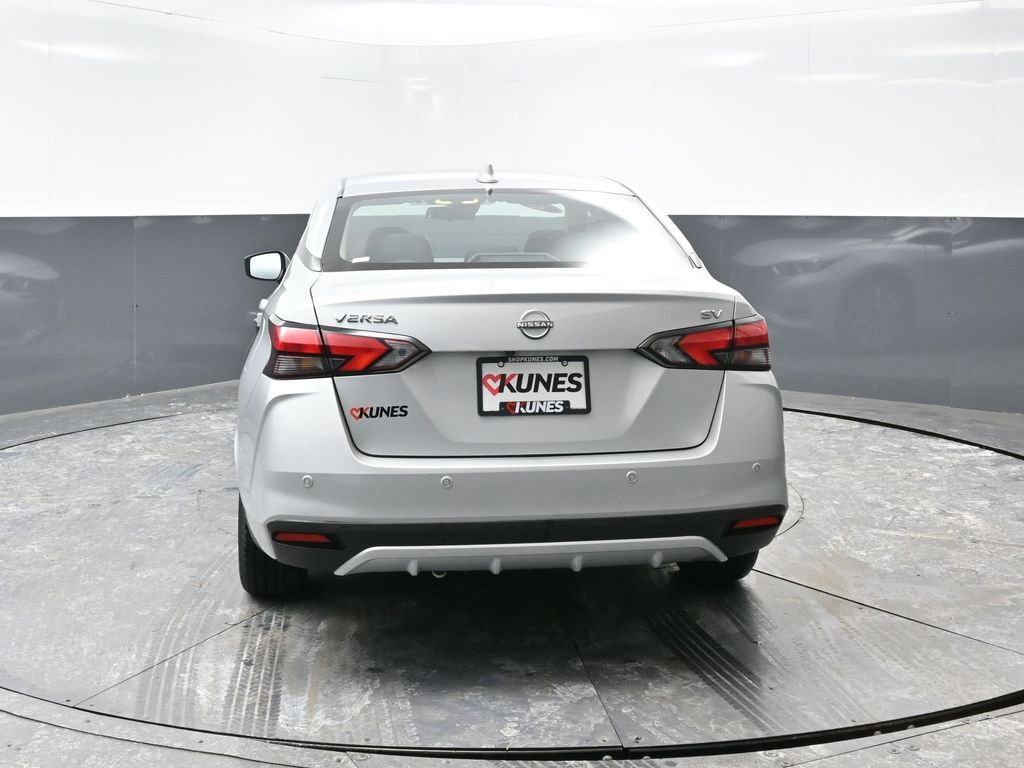 Used 2023 Nissan Versa SV image 12