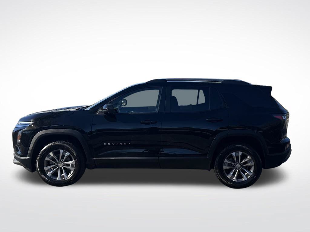 Used 2025 Chevrolet Equinox LT w/ Convenience Package II AWD/4WD image 2