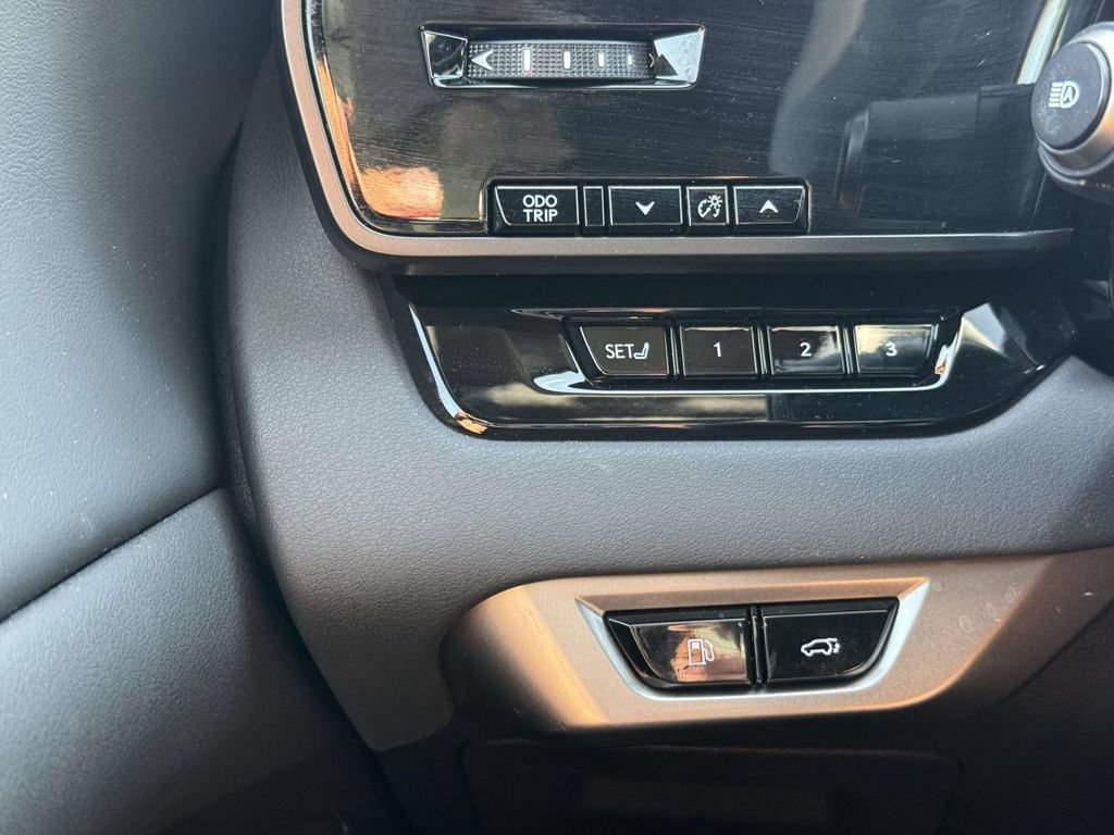 Used 2025 Lexus RX 350 Premium w/ Accessory Package AWD/4WD image 24