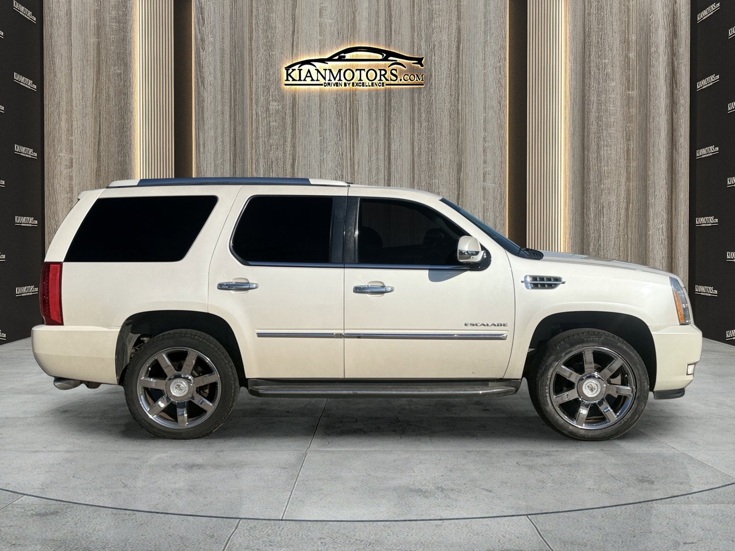Used 2012 Cadillac Escalade Luxury RWD image 8