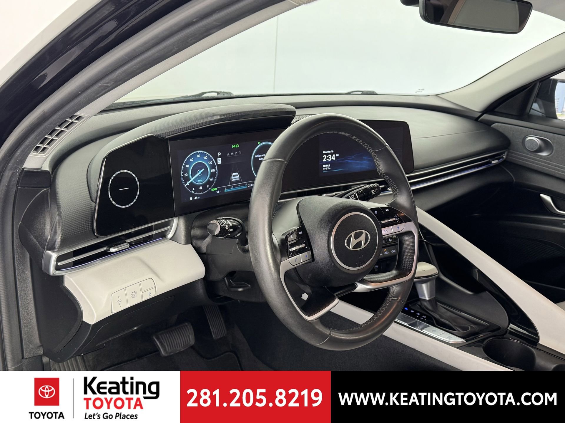 Used 2025 Hyundai Elantra Limited image 13