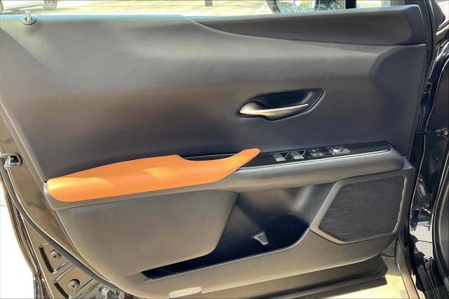 Used 2020 Lexus UX 200 w/ Premium Package FWD image 22