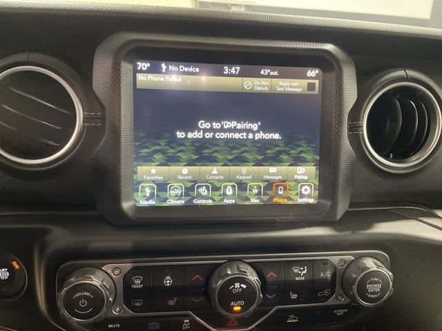 Used 2023 Jeep Wrangler Unlimited Sahara w/ Cold Weather Group image 18