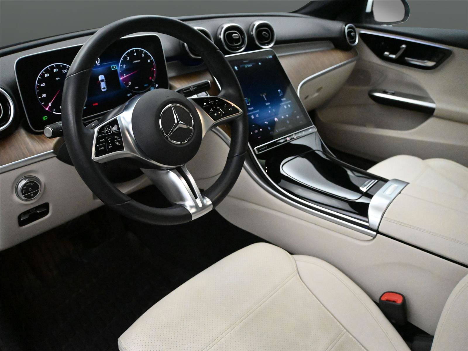 Used 2023 Mercedes-Benz C 300 4MATIC Sedan image 2