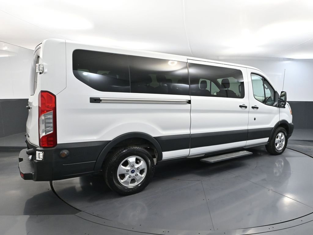 Used 2017 Ford Transit 350 XLT image 6