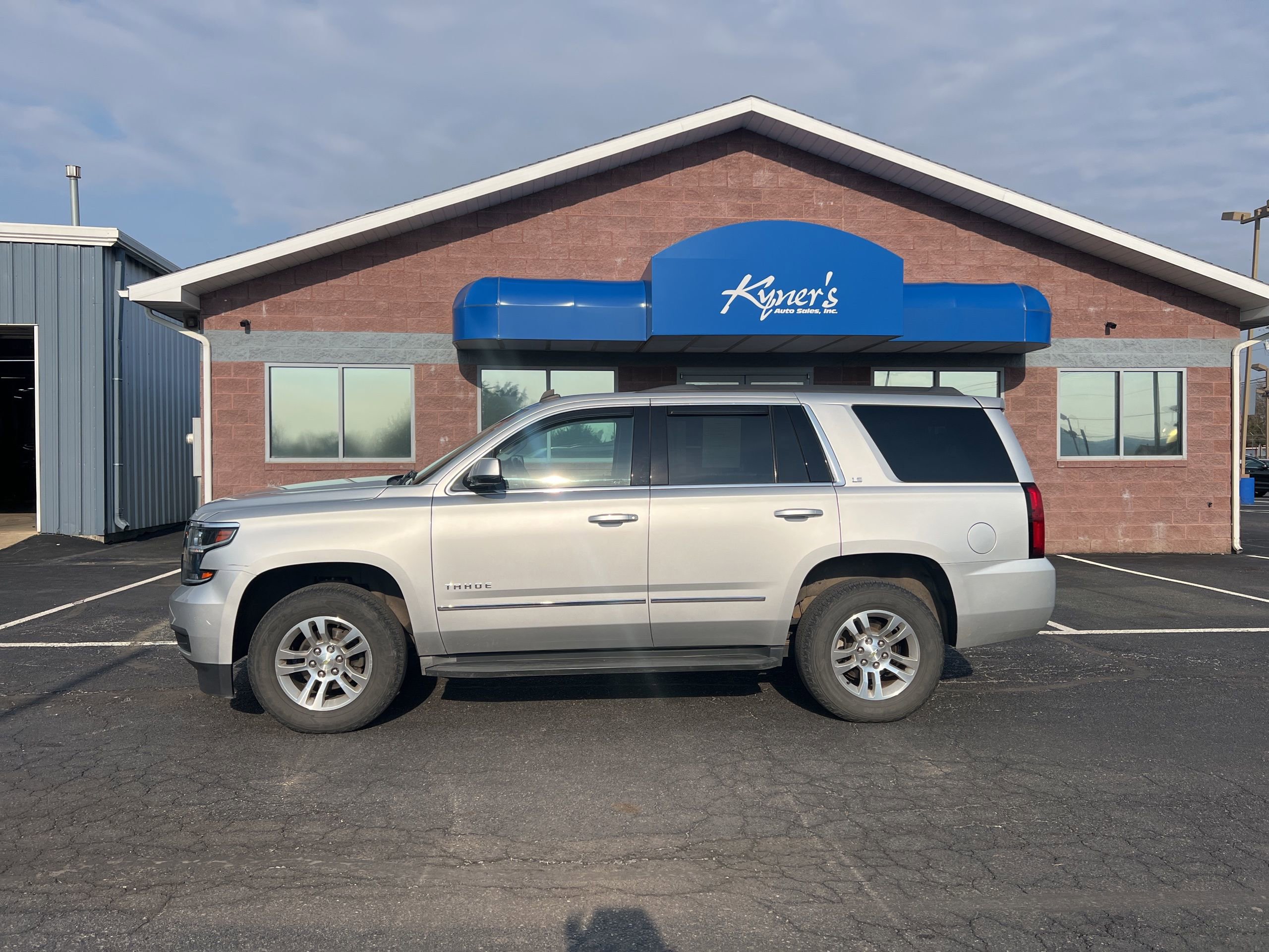 Used 2015 Chevrolet Tahoe LS w/ Max Trailering Package AWD/4WD image 3