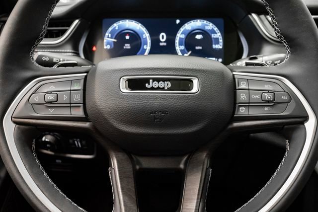 Used 2024 Jeep Grand Cherokee L Limited w/ Black Appearance Package image 12