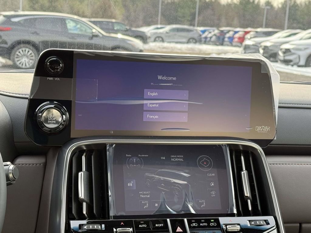 Used 2026 Lexus LX 600 4WD w/ Luxury Package image 10