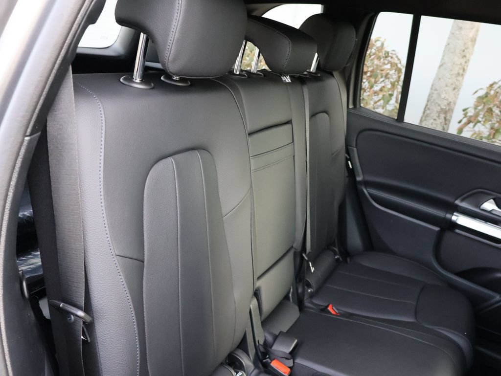 New 2026 Mercedes-Benz GLB 250 4MATIC image 14