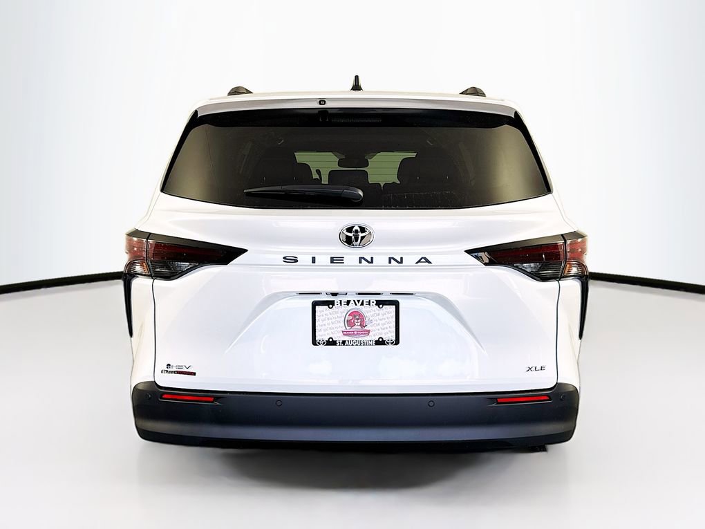 New 2026 Toyota Sienna XLE image 7
