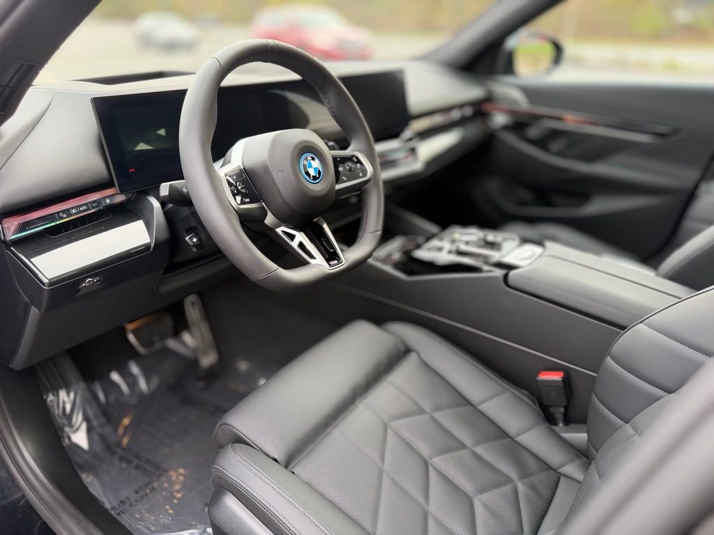 Certified 2026 BMW 550e xDrive w/ Executive Package AWD/4WD image 14