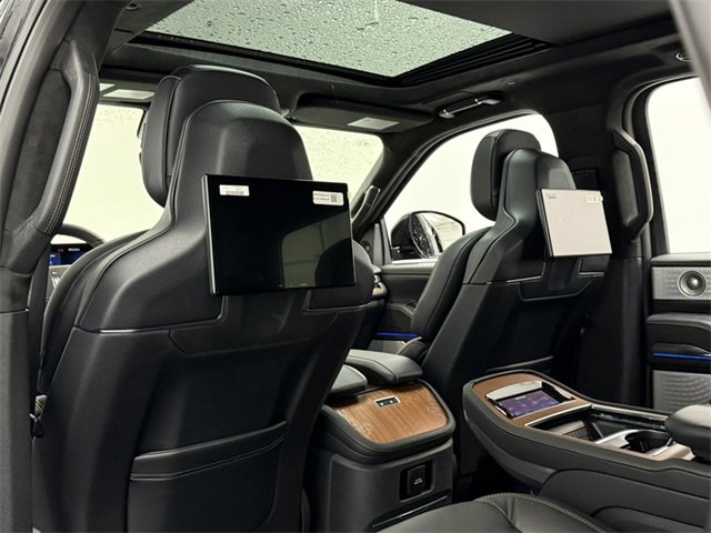 New 2025 Lincoln Navigator Black Label image 47