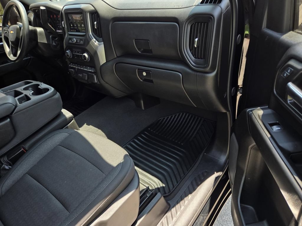 Used 2025 Chevrolet Silverado 2500 Custom w/ Custom Value Package AWD/4WD image 8