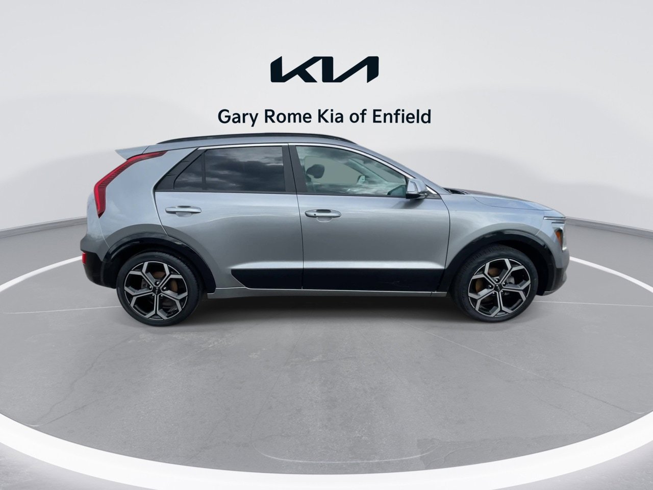 Certified 2023 Kia Niro EX Touring image 9
