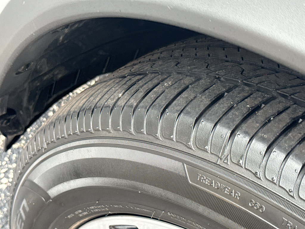 Used 2019 Nissan Rogue SV w/ Premium Package FWD image 10