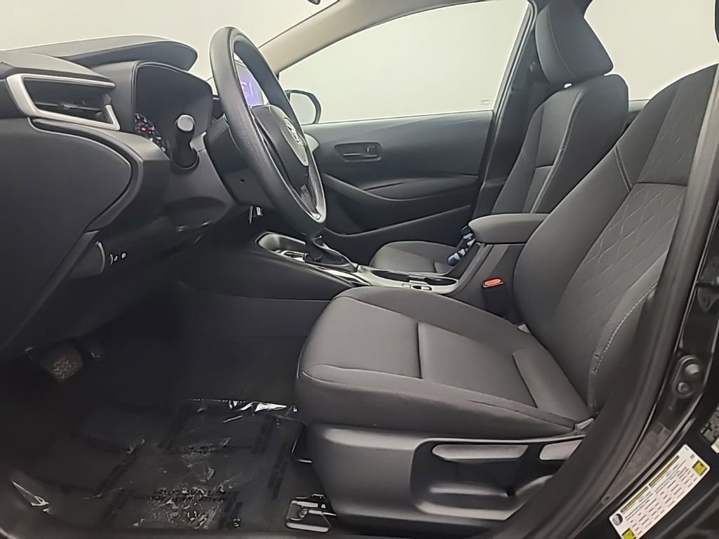 Used 2025 Toyota Corolla LE image 26