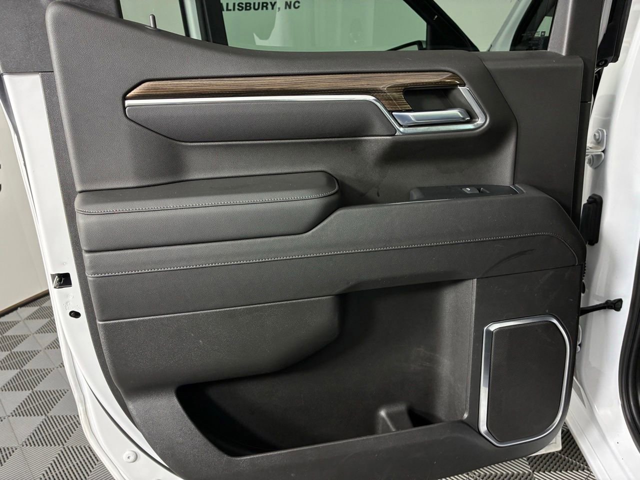 Used 2023 Chevrolet Silverado 1500 LT image 21