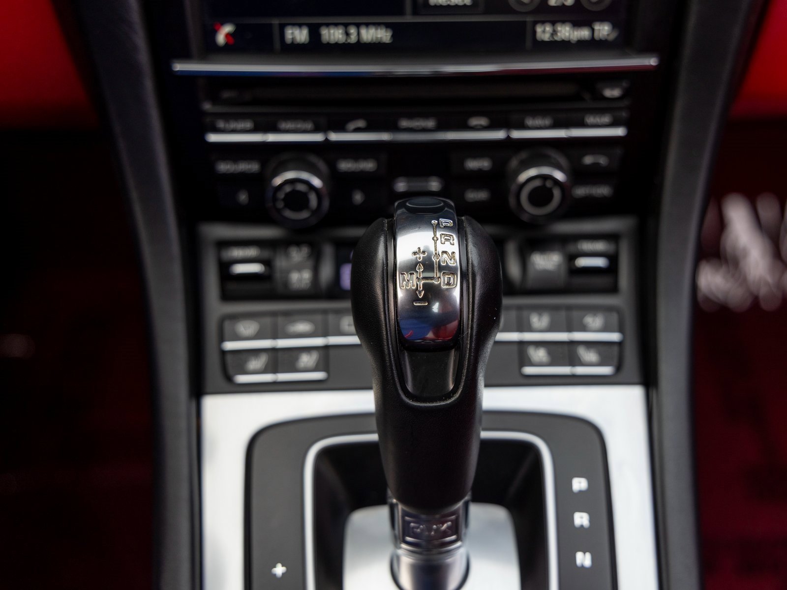 Used 2015 Porsche 911 Turbo image 41