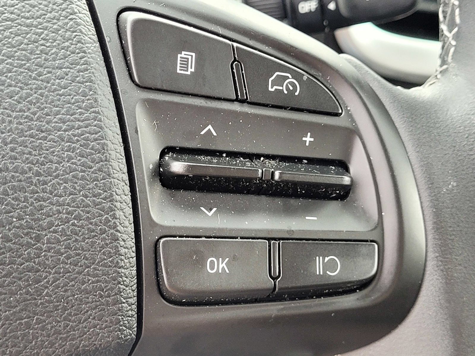 Certified 2026 Hyundai Venue SEL FWD image 30