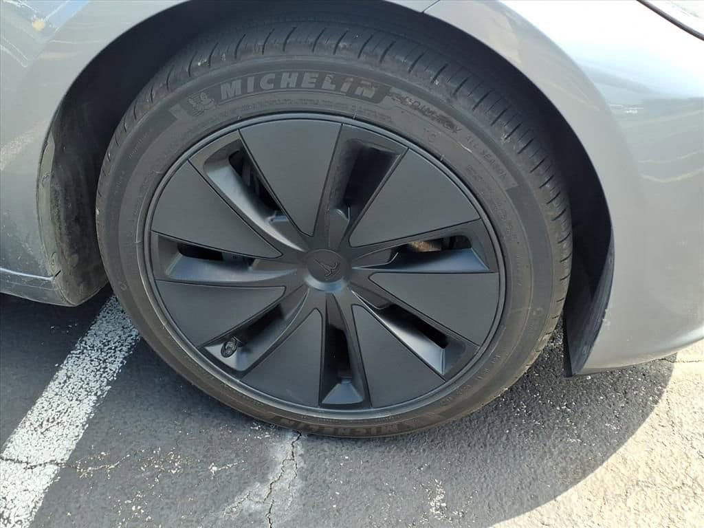 Used 2025 Tesla Model 3 Long Range RWD image 14