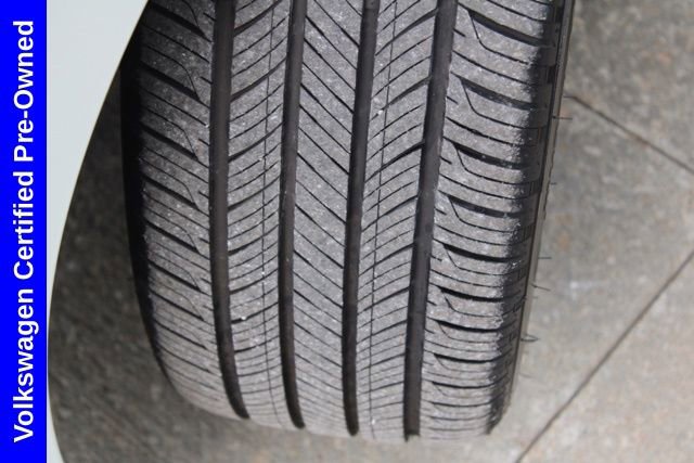 Used 2025 Volkswagen Jetta SE FWD image 12