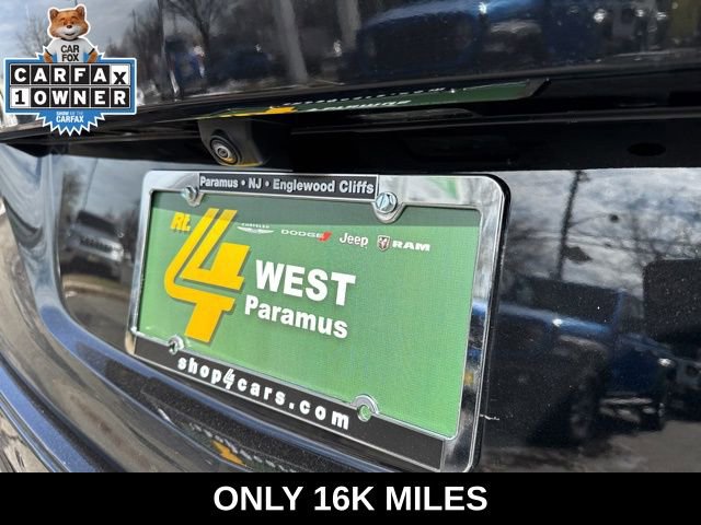 Used 2024 Cadillac Lyriq Sport image 17