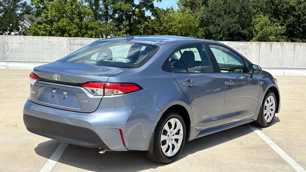 Used 2025 Toyota Corolla LE FWD image 4