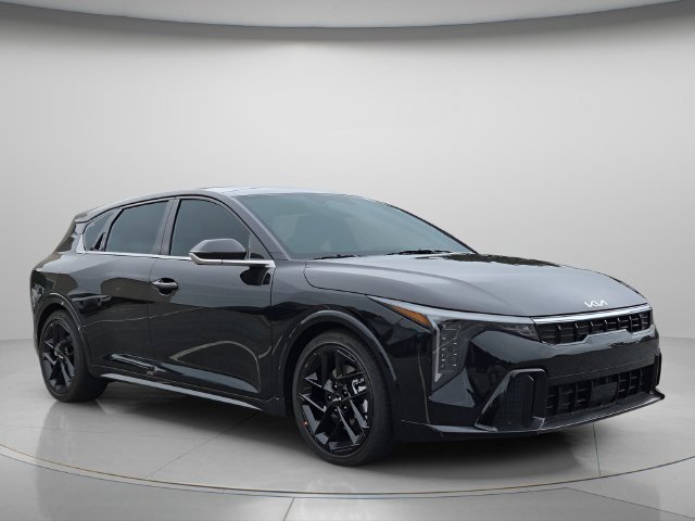 New 2026 Kia K4 GT-Line Turbo FWD image 3