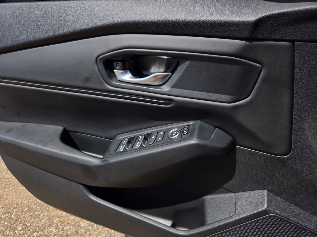 Used 2023 Honda Accord EX image 16