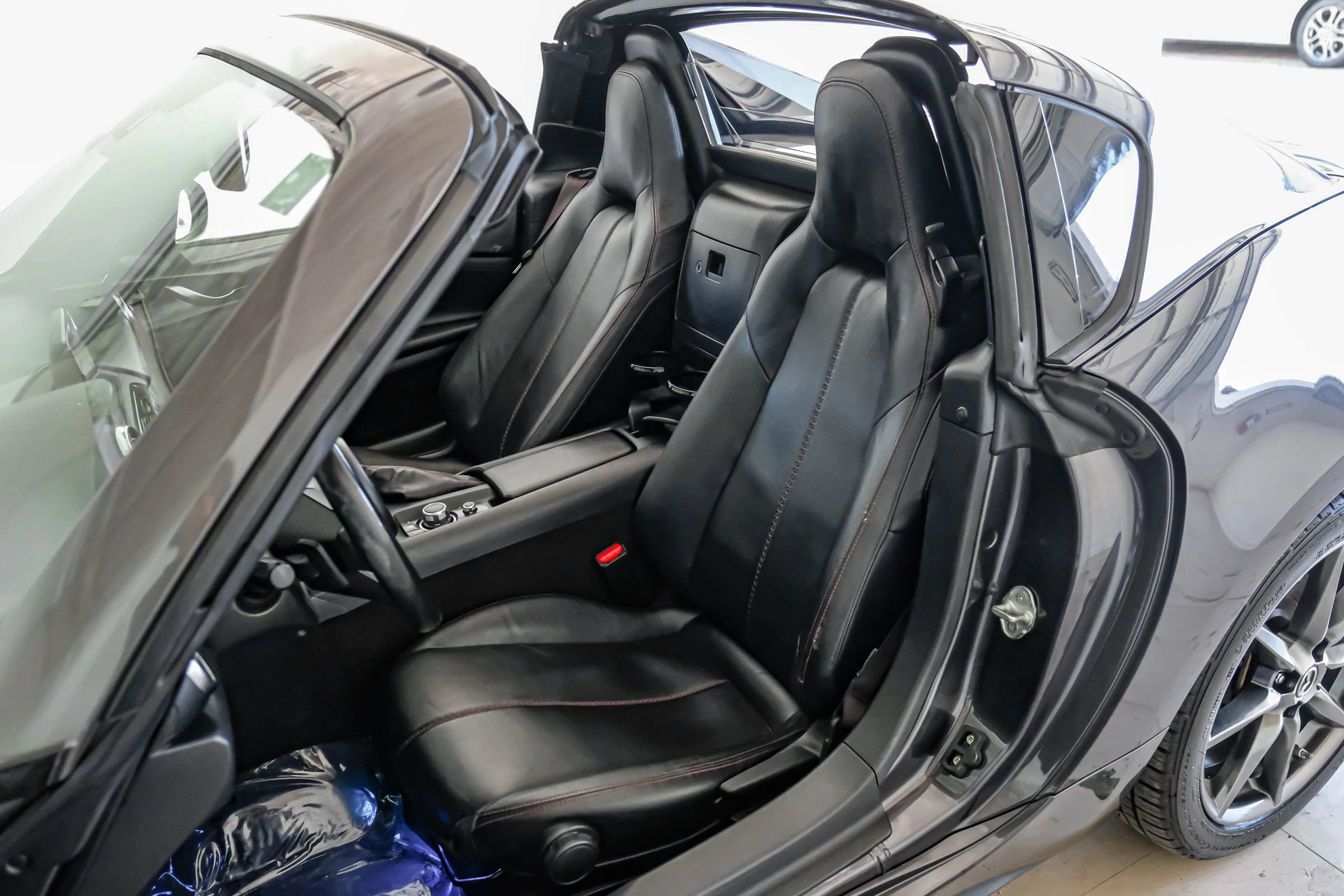 Used 2019 MAZDA MX-5 Miata RF Grand Touring image 30
